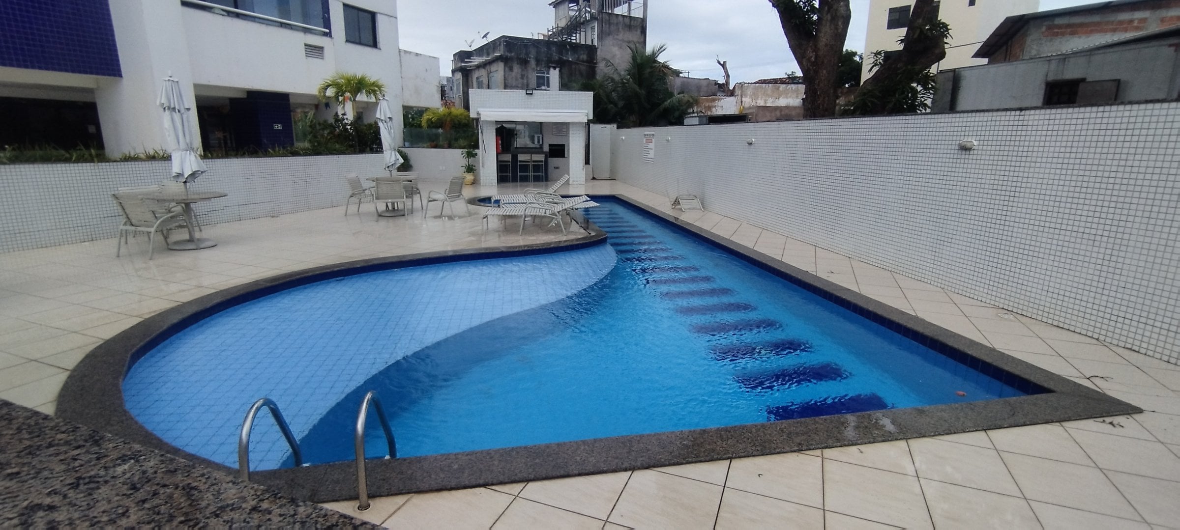EXCELENTE APARTAMENTO DE 2/4 COM TOTAL INFRAESTRUTURA EM BROTAS - 1